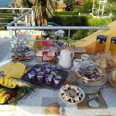 Sale E Sole Sul Mare Bed & Breakfast *