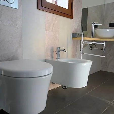 Sale E Sole Sul Mare Bed & Breakfast 4*